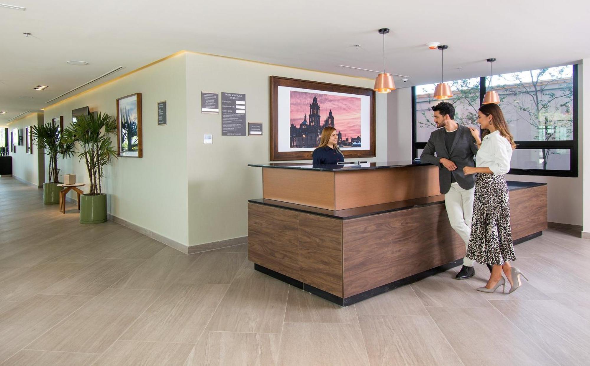 Staybridge Suites - Guadalajara Novena By Ihg Esterno foto
