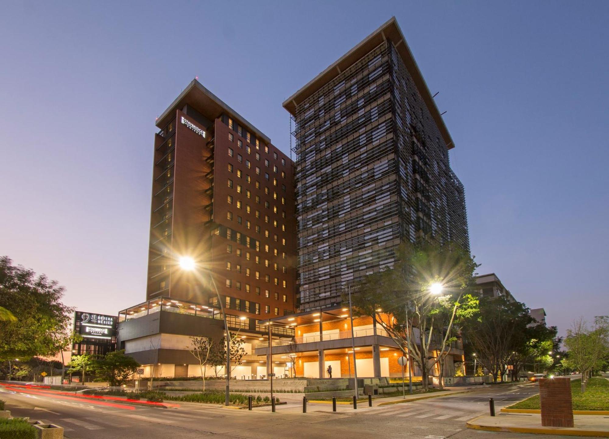 Staybridge Suites - Guadalajara Novena By Ihg Esterno foto