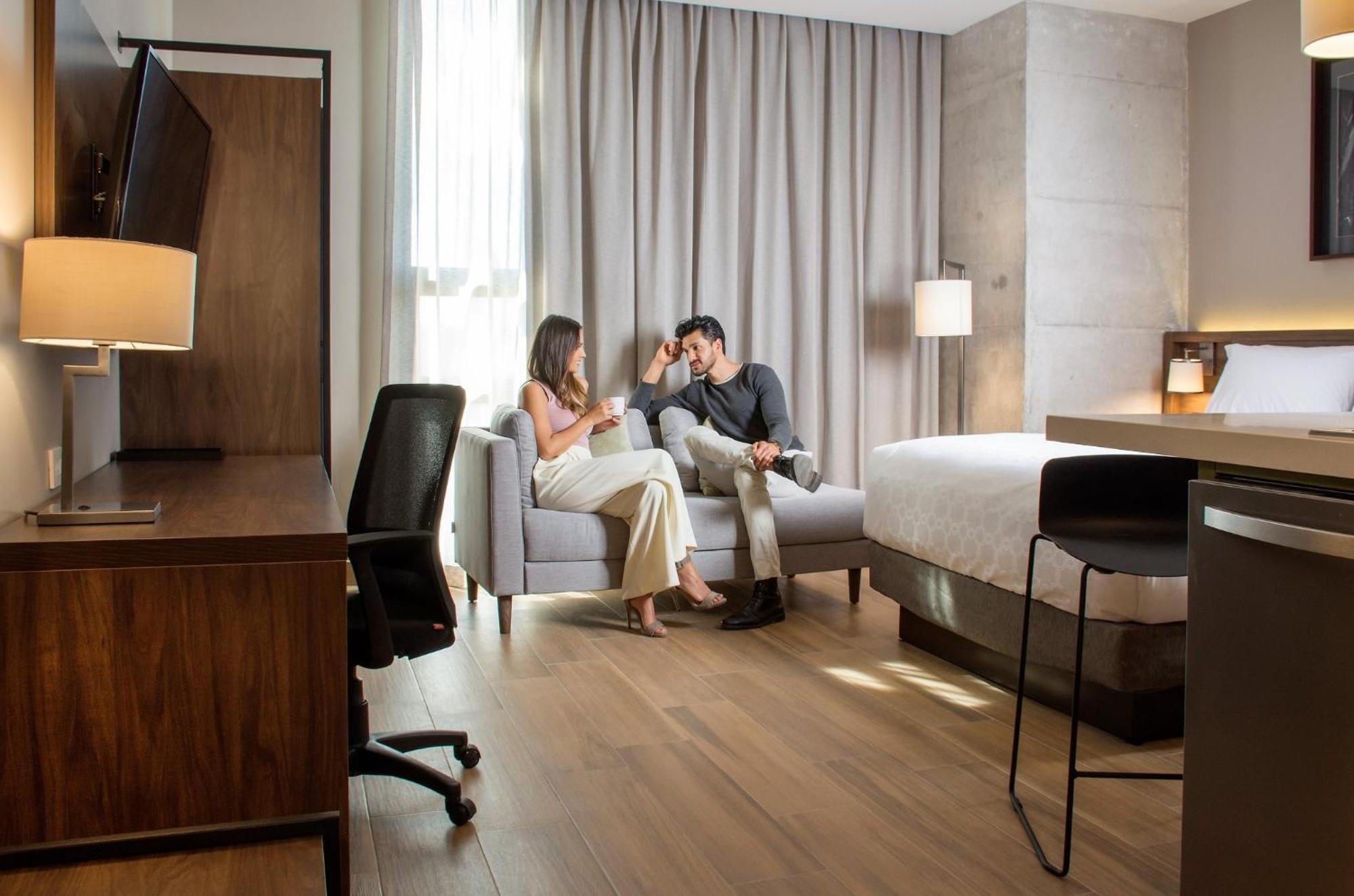 Staybridge Suites - Guadalajara Novena By Ihg Esterno foto
